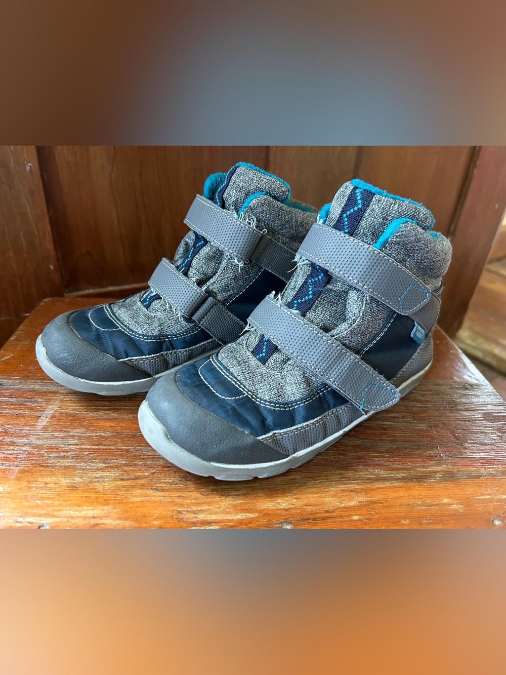 3M Thinsulate Grey and Blue Kids Insulated Hook-and-Loop Boots